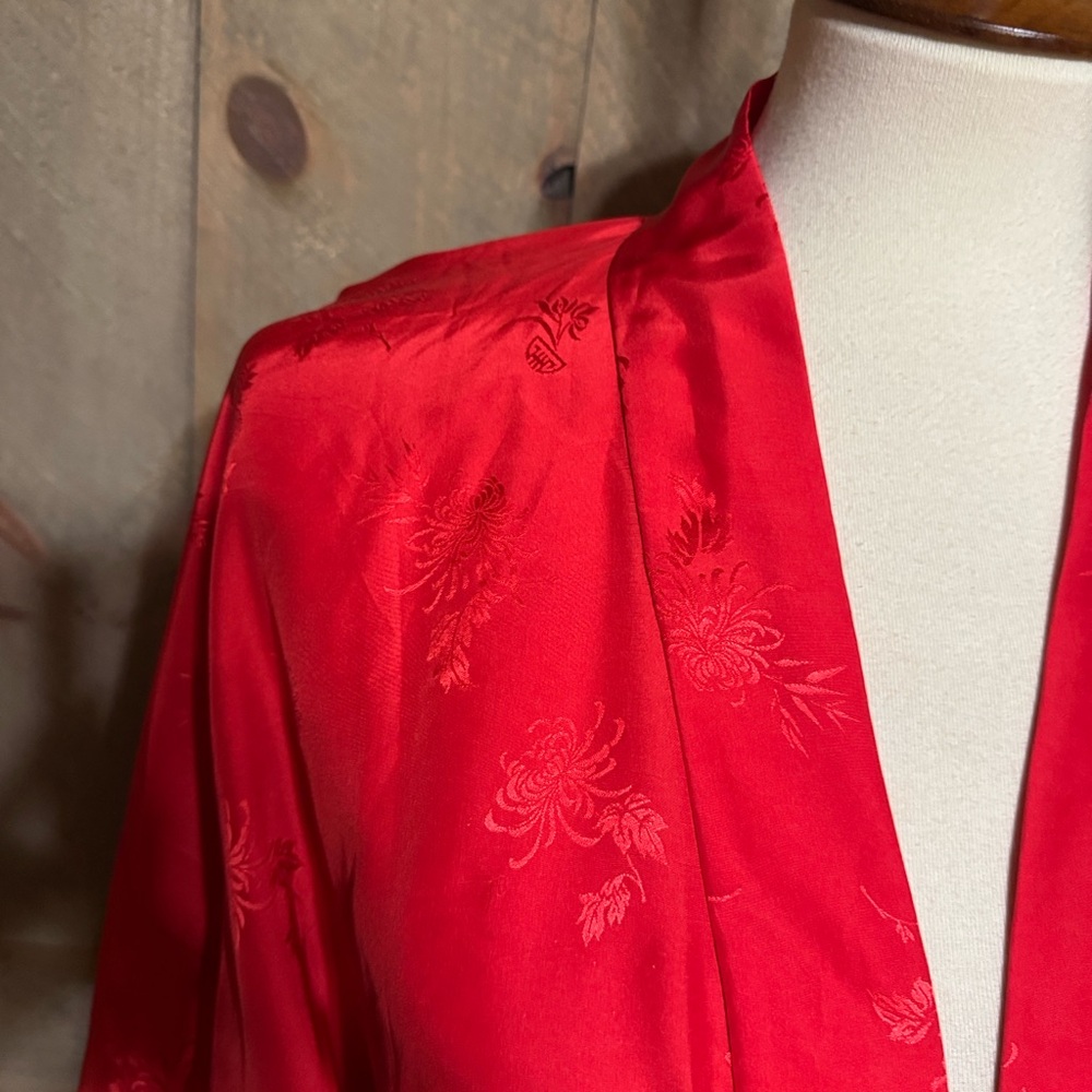 Vintage 100% pure silk robe with Asian embroidery Size Medium Made in Shanghai - Picture 3 of 15